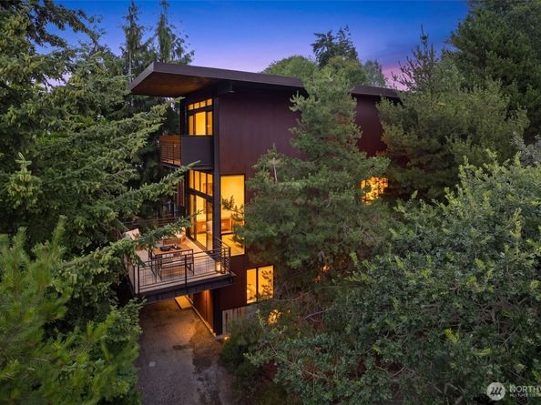 1701 33rd Avenue, Seattle WA 98122