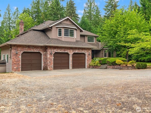 18325 214th Ave NE, Woodinville WA 98077