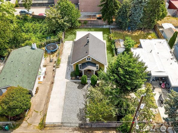 8632 45th Avenue S, Seattle WA 98118