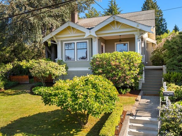 4055 SW Holgate Street, Seattle WA 98116