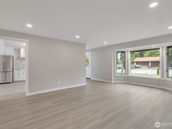 10223 SE 213th Place, Kent WA 98031