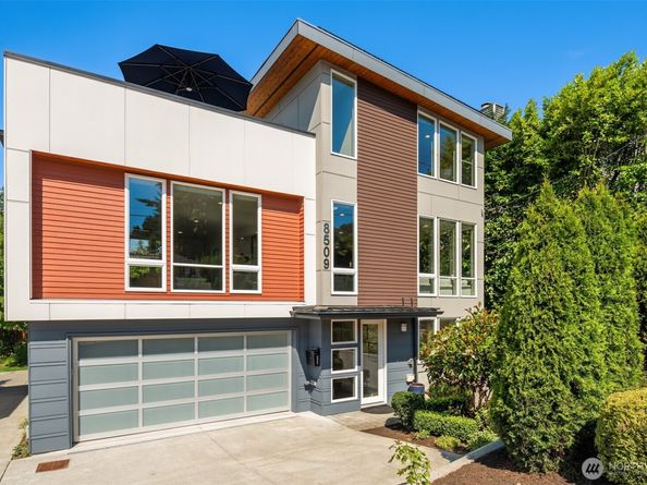 8509 Burke Avenue N, Seattle WA 98103