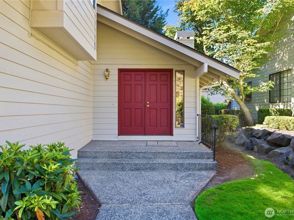 16177 SE 33rd Circle, Bellevue WA 98008