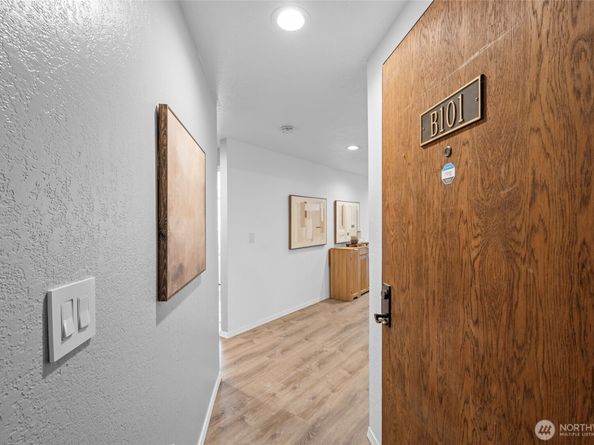 19528 Echo Lake Place N B101, Shoreline WA 98133
