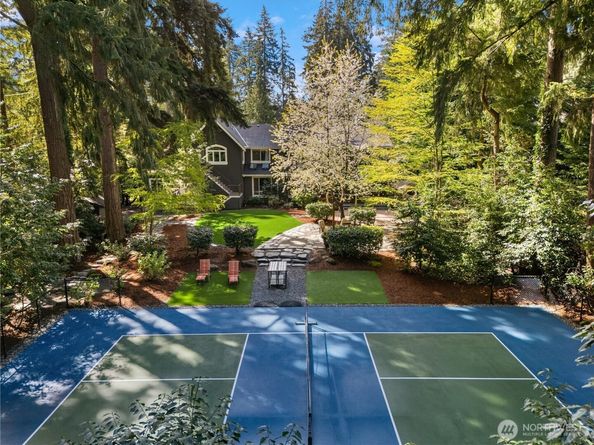 10444 SE 22nd Street, Bellevue WA 98004