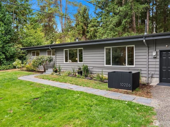 10206 SW Quartermaster Drive, Vashon WA 98070
