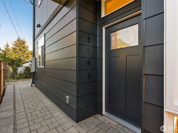 8148 13th Avenue SW, Seattle WA 98106