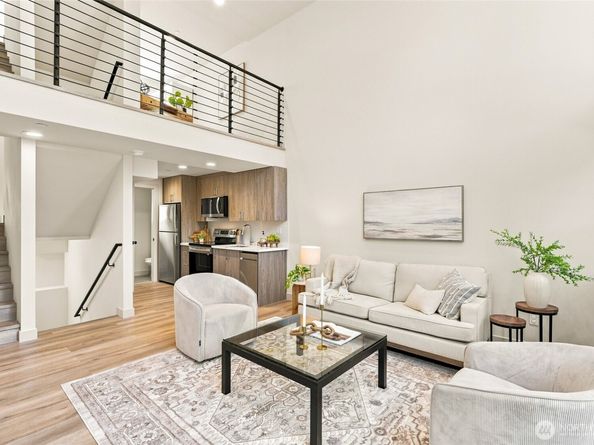 6945 Ellis Avenue S, Seattle WA 98108