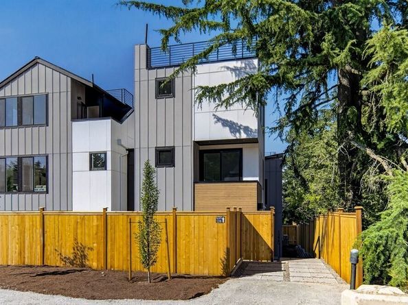 1218 NE 100th Street, Seattle WA 98125