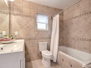 1116 6th Avenue N, Seattle WA 98109