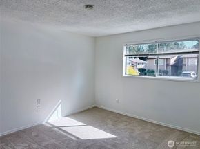 17527 149th Avenue SE B2, Renton WA 98058