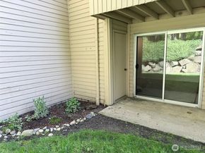 17527 149th Avenue SE B2, Renton WA 98058