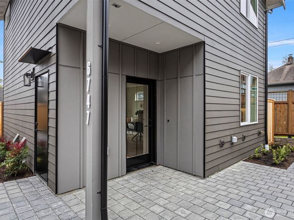 6747 Earl Avenue NW, Seattle WA 98117