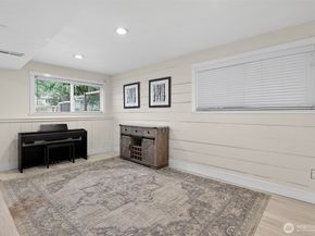 20009 SE 20th Place, Sammamish WA 98075