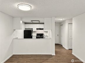 10501 8th Avenue NE 128, Seattle WA 98125