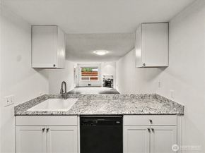 10501 8th Avenue NE 128, Seattle WA 98125