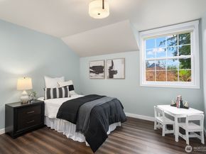 14314 NE 10th Place, Bellevue WA 98007