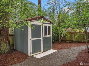 14314 NE 10th Place, Bellevue WA 98007