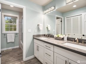 14314 NE 10th Place, Bellevue WA 98007