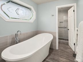 14314 NE 10th Place, Bellevue WA 98007