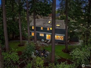 14314 NE 10th Place, Bellevue WA 98007