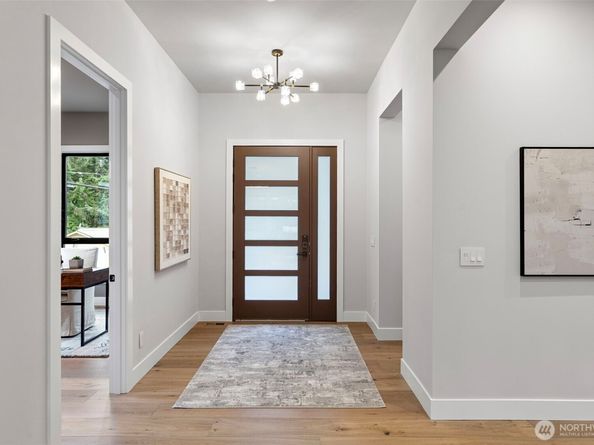 14 158th Place NE, Bellevue WA 98008