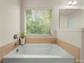 28459 34th Avenue S 71, Auburn WA 98001
