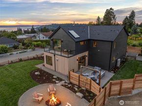 18638 2nd Avenue SW, Normandy Park WA 98166