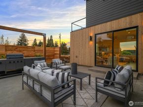 18638 2nd Avenue SW, Normandy Park WA 98166