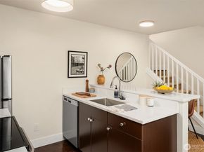 120 NW 39th Street 304, Seattle WA 98107
