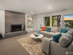 1606 W Lake Sammamish Parkway SE, Bellevue WA 98008