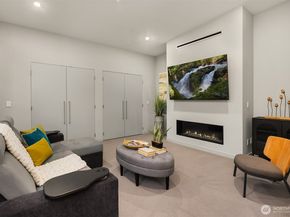 1606 W Lake Sammamish Parkway SE, Bellevue WA 98008