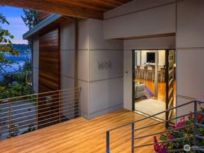 1606 W Lake Sammamish Parkway SE, Bellevue WA 98008