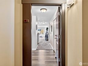 12534 15th Avenue NE 22, Seattle WA 98125