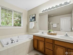 18740 109th Lane SE, Renton WA 98055