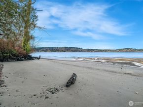 12825 SW Ober Beach Road, Vashon WA 98070