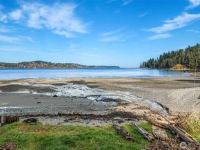 12825 SW Ober Beach Road, Vashon WA 98070