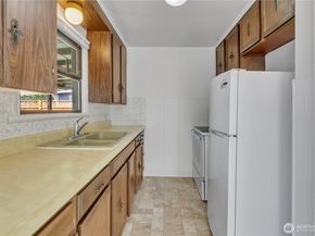9013 11th Ave SW, Seattle WA 98106
