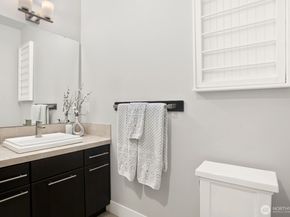 20025 6th Place W, Lynnwood WA 98036