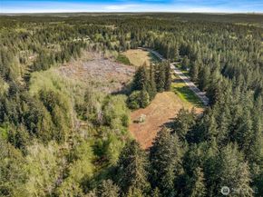 1487 SW Chipmunk Hill Lane, Port Orchard WA 98367