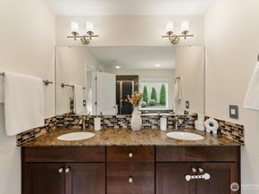 7640 NE 195th Street, Kenmore WA 98028