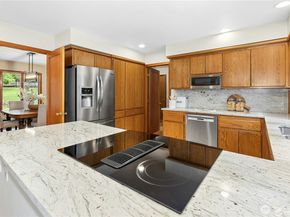 10235 Battle Point Drive NE, Bainbridge Island WA 98110