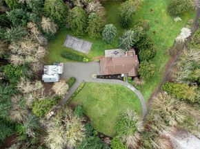 10235 Battle Point Drive NE, Bainbridge Island WA 98110