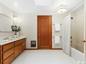 10235 Battle Point Drive NE, Bainbridge Island WA 98110
