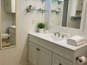 8848 Interlake Avenue N, Seattle WA 98103