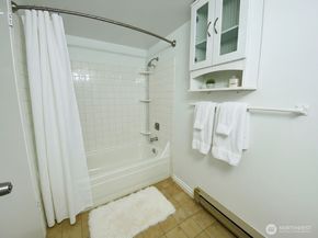 8848 Interlake Avenue N, Seattle WA 98103