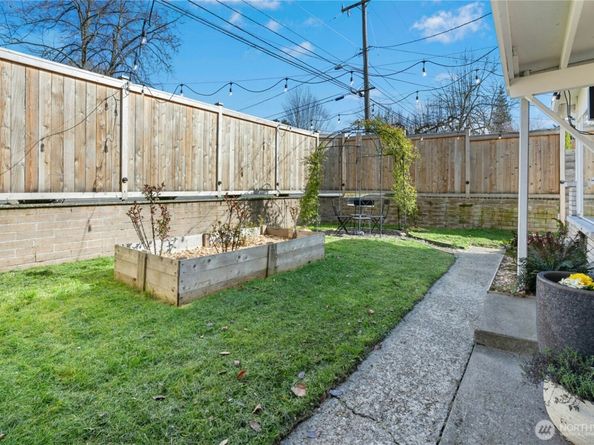 219 SW 108th Street, Seattle WA 98146