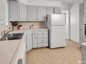 4606 NE 47th Street, Seattle WA 98105