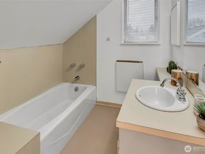 4606 NE 47th Street, Seattle WA 98105