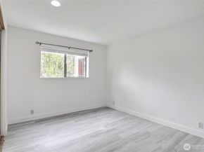 29645 18th Avenue S C204, Federal Way WA 98003